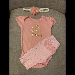 🌸Baby onesie & leggings🌸 0-3 Months